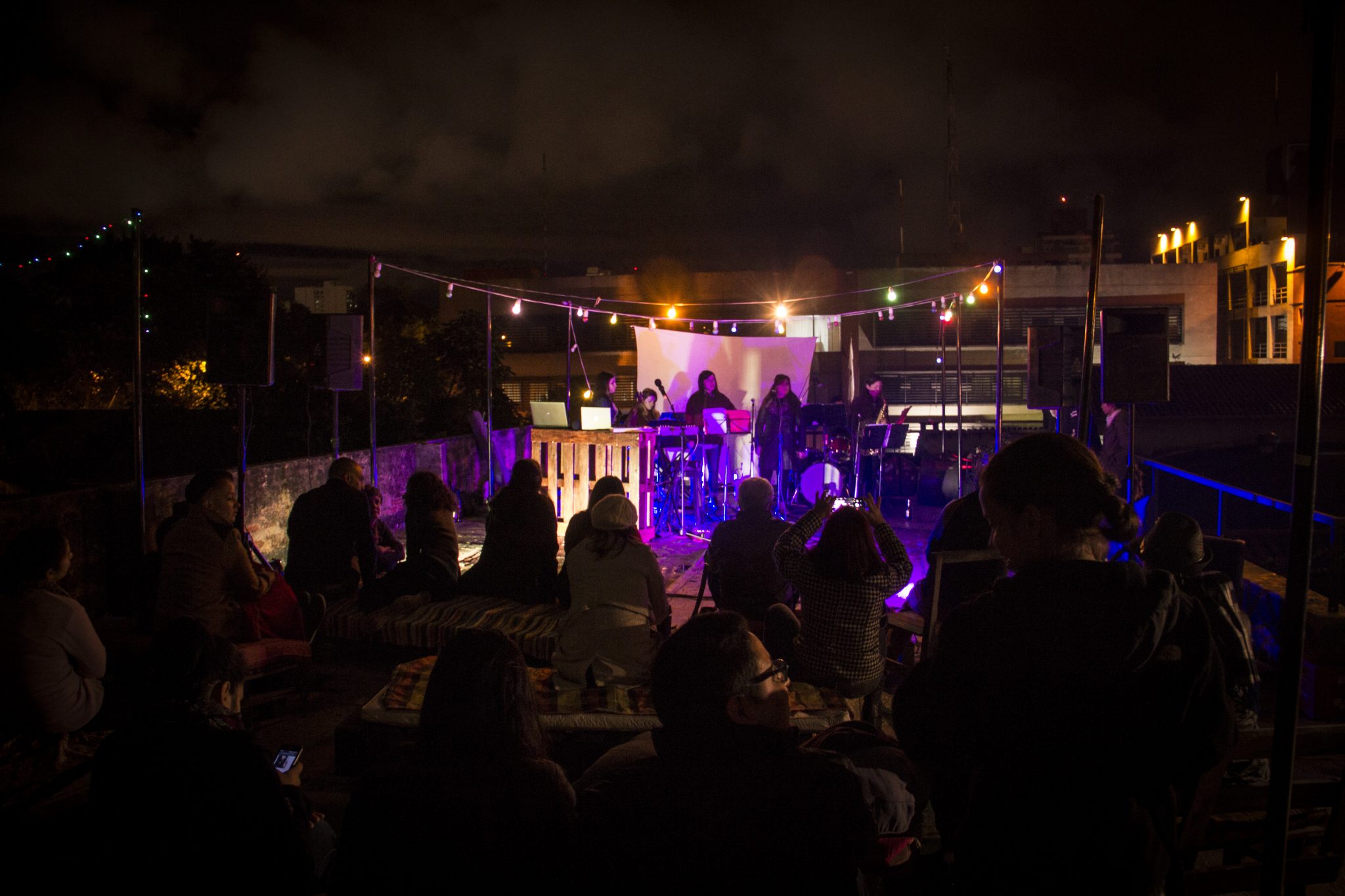 Música libre en la terraza asuncena [Resumen]